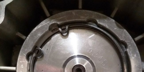 Oprava toua gsn-50 - o tom, jak mazaný hřebík zlomil kladivo.